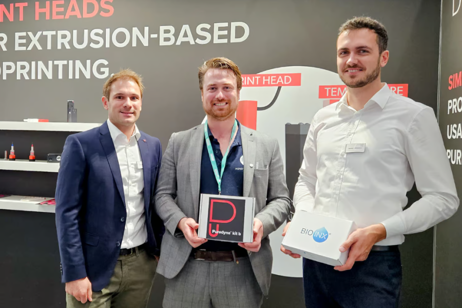 From left to right: Felix Gruber (Puredyne), Jasper Van Hoorick (BIO INX) and Raphael Lichtnecker (Puredyne)